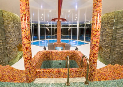 Ochlazovací bazének v privátním centru Crab Club, nabízející osvěžení a dokonalý odpočinek.